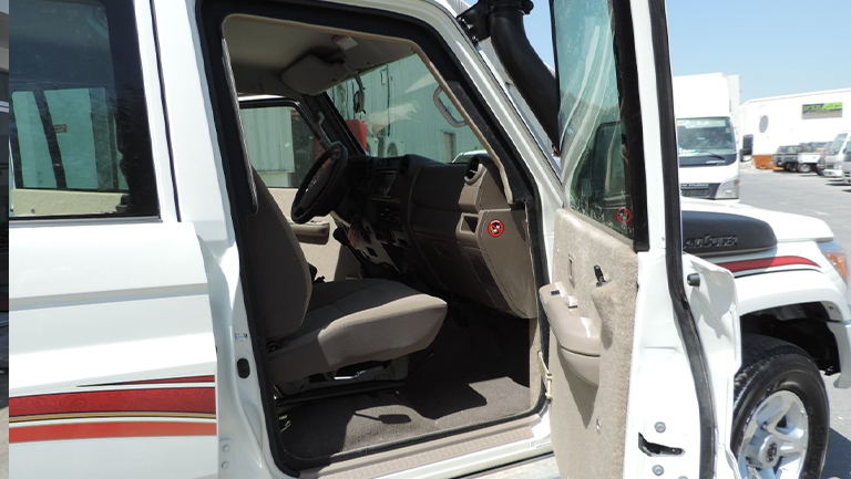 TLC 76 -Hard Top Pick up Station - 5 door-17